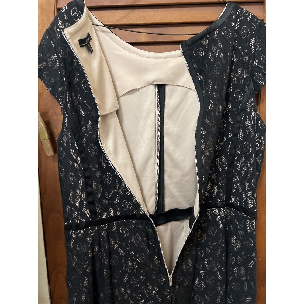 R&K Black Floral Lace Tan Lined Cap Sleeve Dress Size 18 Has Pockets - Picture 4 of 4